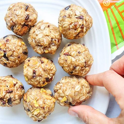 SWEET & SALTY PRETZEL BALLS SWEET & SALTY PRETZEL BALLS